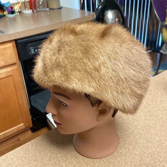 Mr.R Genuine Mink Hat - Picture 2 of 7
